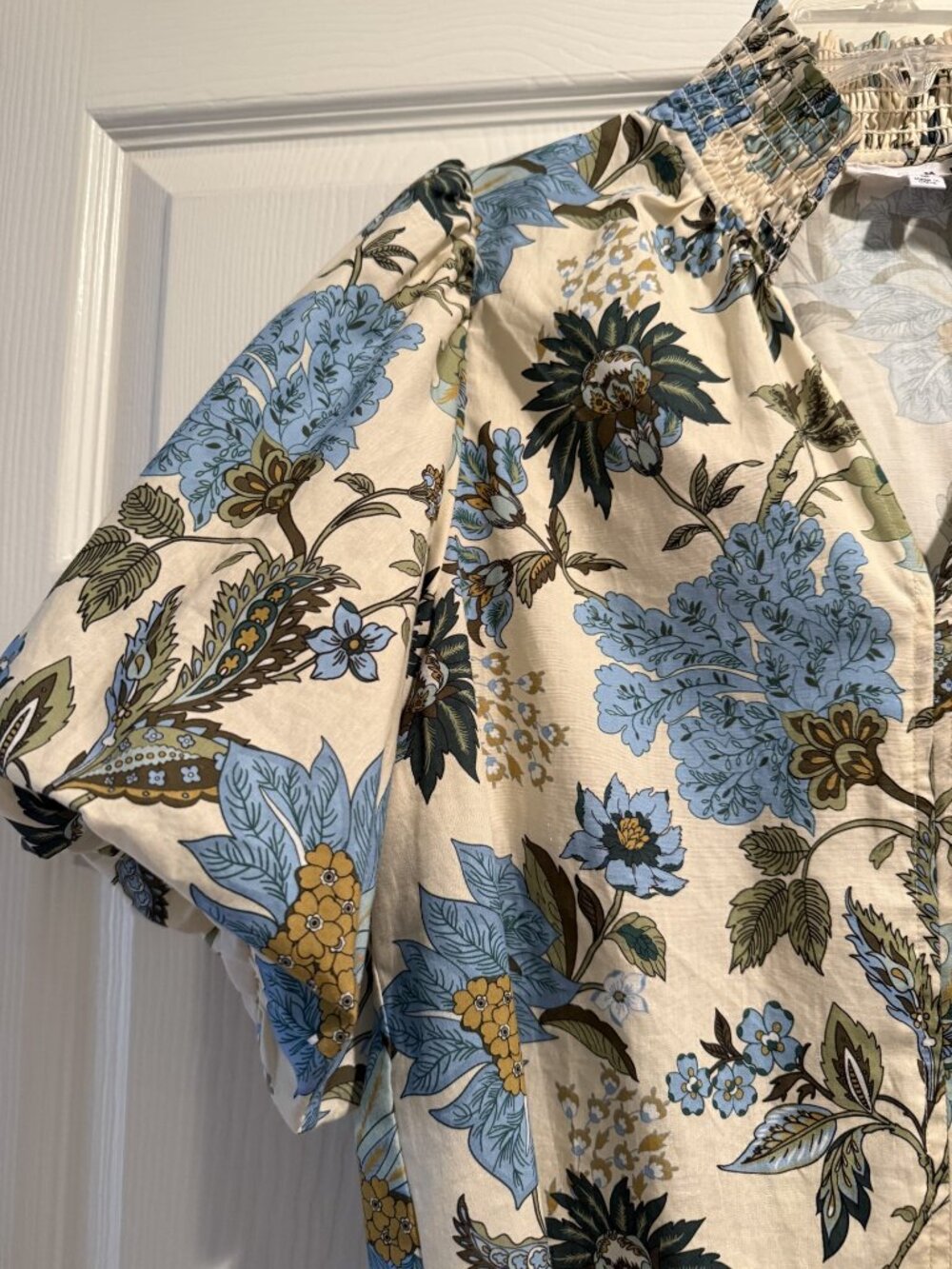 THML Top, Size Medium - Picture 3 of 4